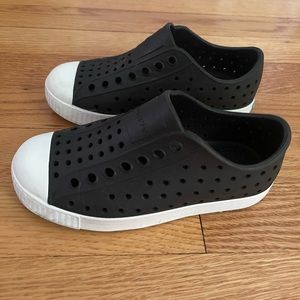 Native C11 black